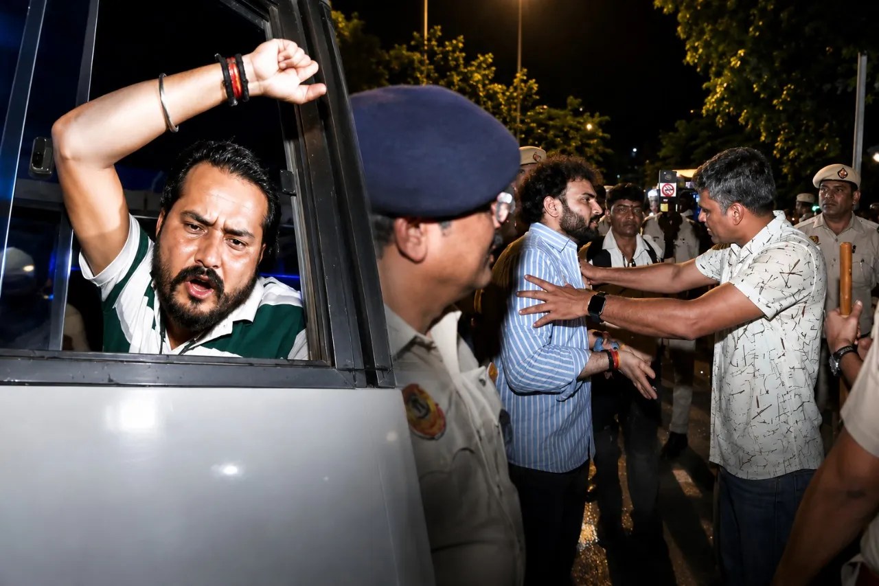 Rajghat Protesters Detained, Anti Caste Reservation Protest