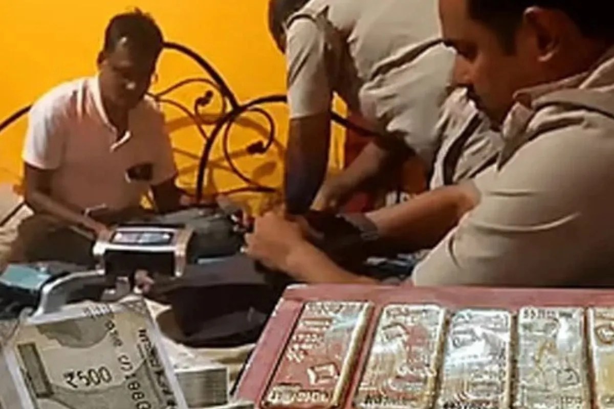 Tulu Mondal cash and gold seizure.
