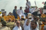 Congress MLA paidal march-1