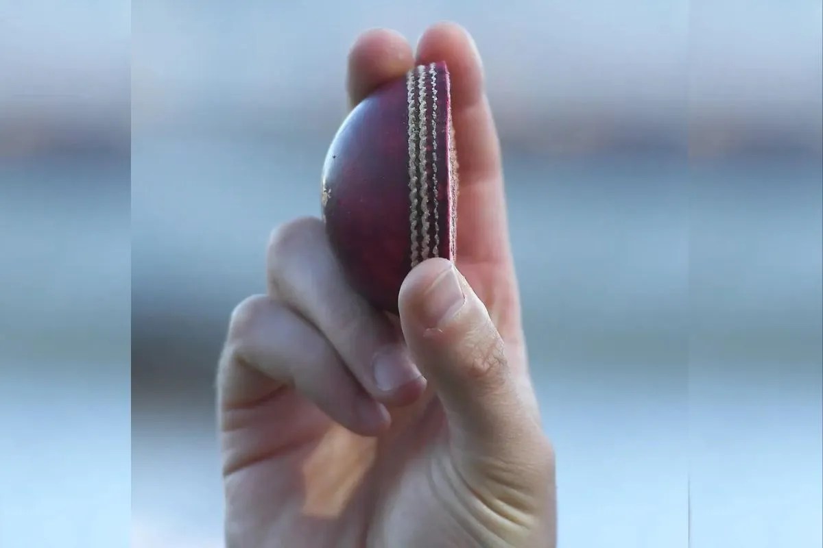 Cut ball two parts, Eng vs Pak,