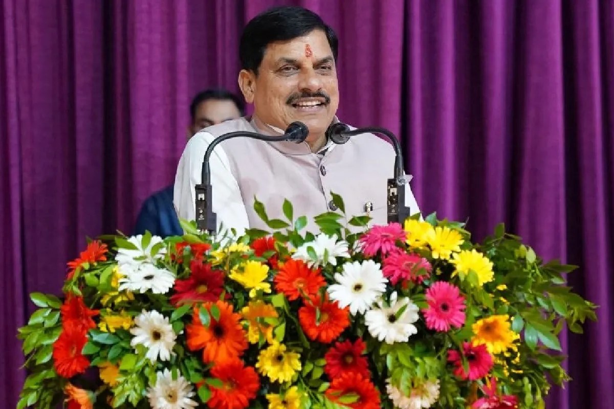 cm mohan yadav cmho tehsildar patwari suspended jan vishwas abhiyan
