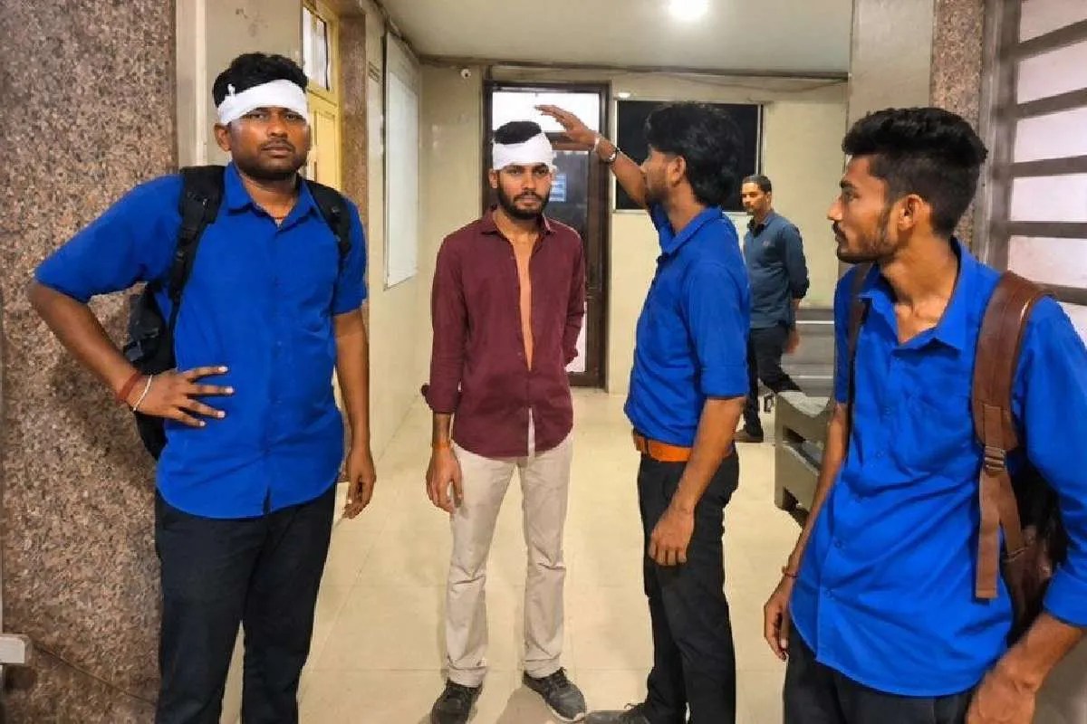 Damoh Shipra Express Attendants Assault