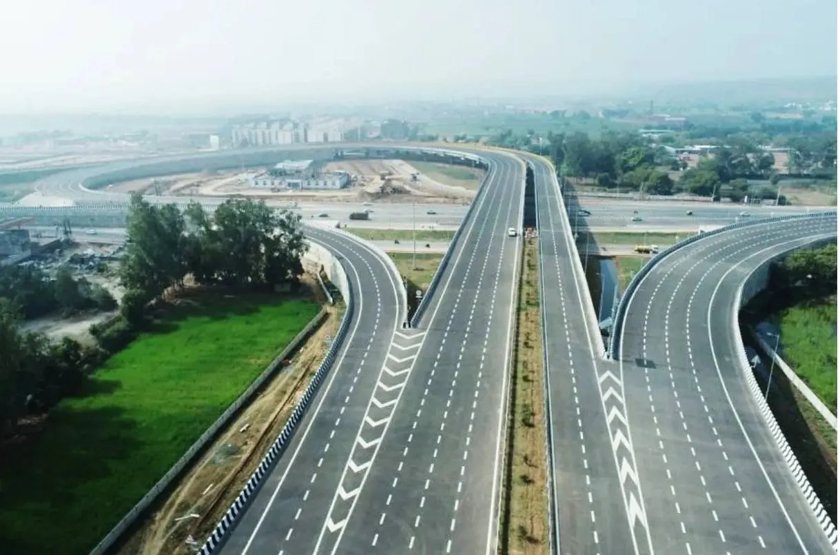 Delhi Mumbai Espress way