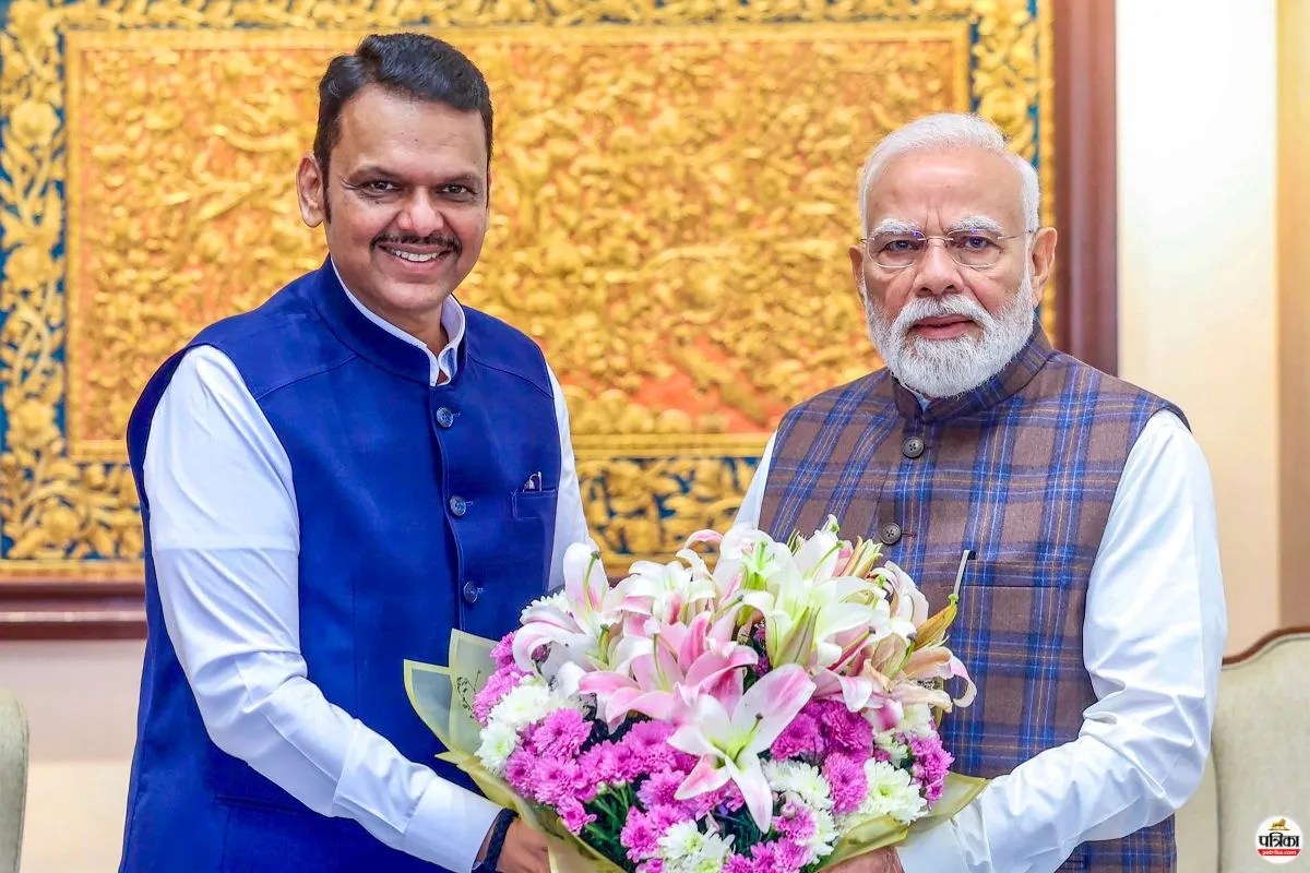 Congress on Devendra Fadnavis