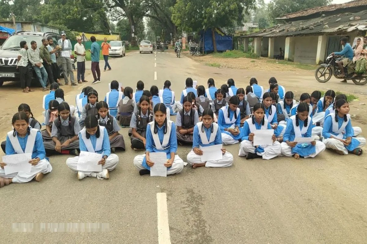 Girl student protest to remove hostel superintendent
