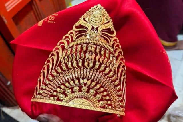 Gold crown offered in Lamgaon Hanuman Temple