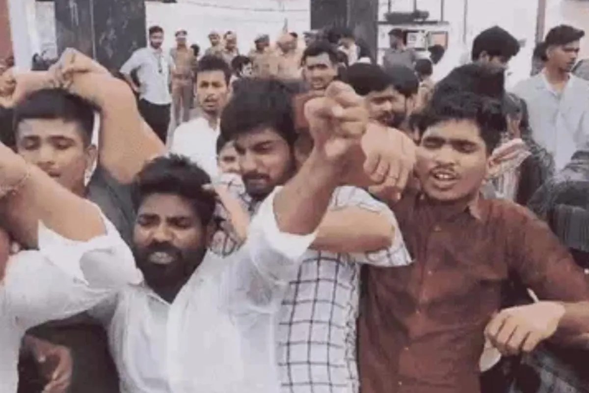 Up news, abvp news, gorakhpur police