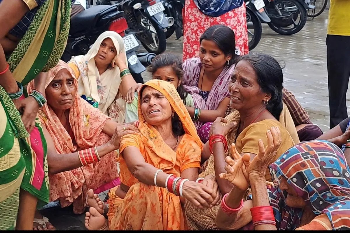 मृतक परिजनों का हाल बेहाल, फोटो सोर्स- पत्रिका