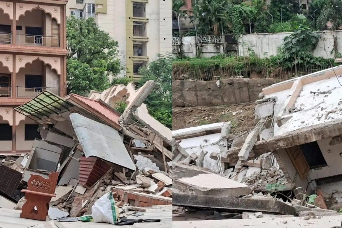 स्वामीनारायण मंदिर में गिरी तीन मंजिला इमारत, फोटो सोर्स- X वीडियो ग्रैब