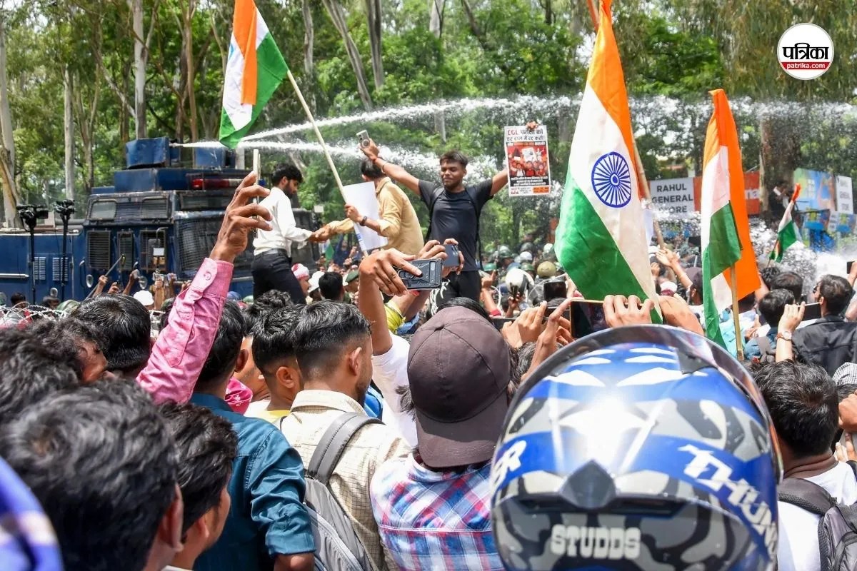 Student lathicharge Ranchi