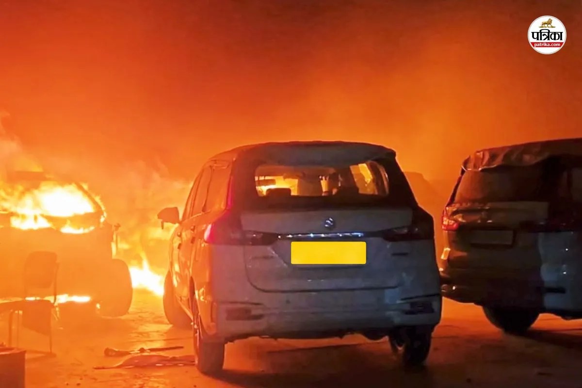 Jodhpur Car Service Center Fire-5