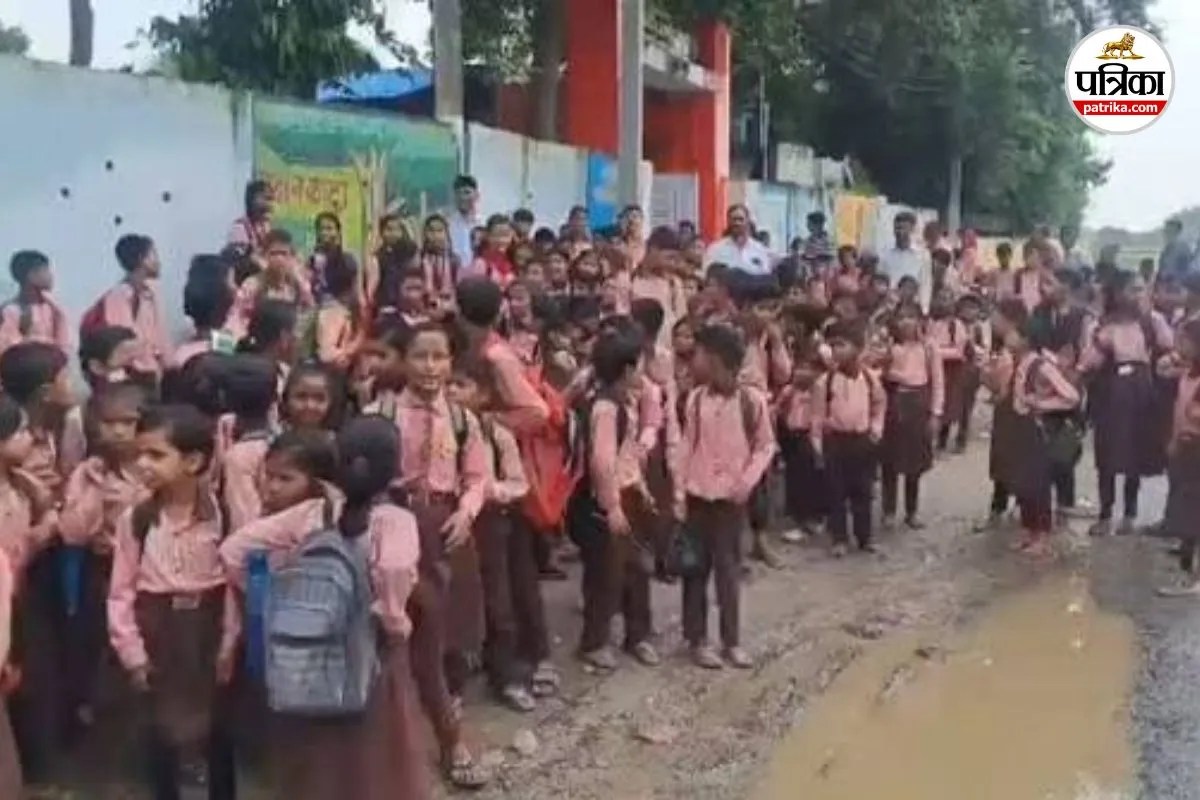 Kannauj School News Gugarapur Composite School Headmaster Controversy