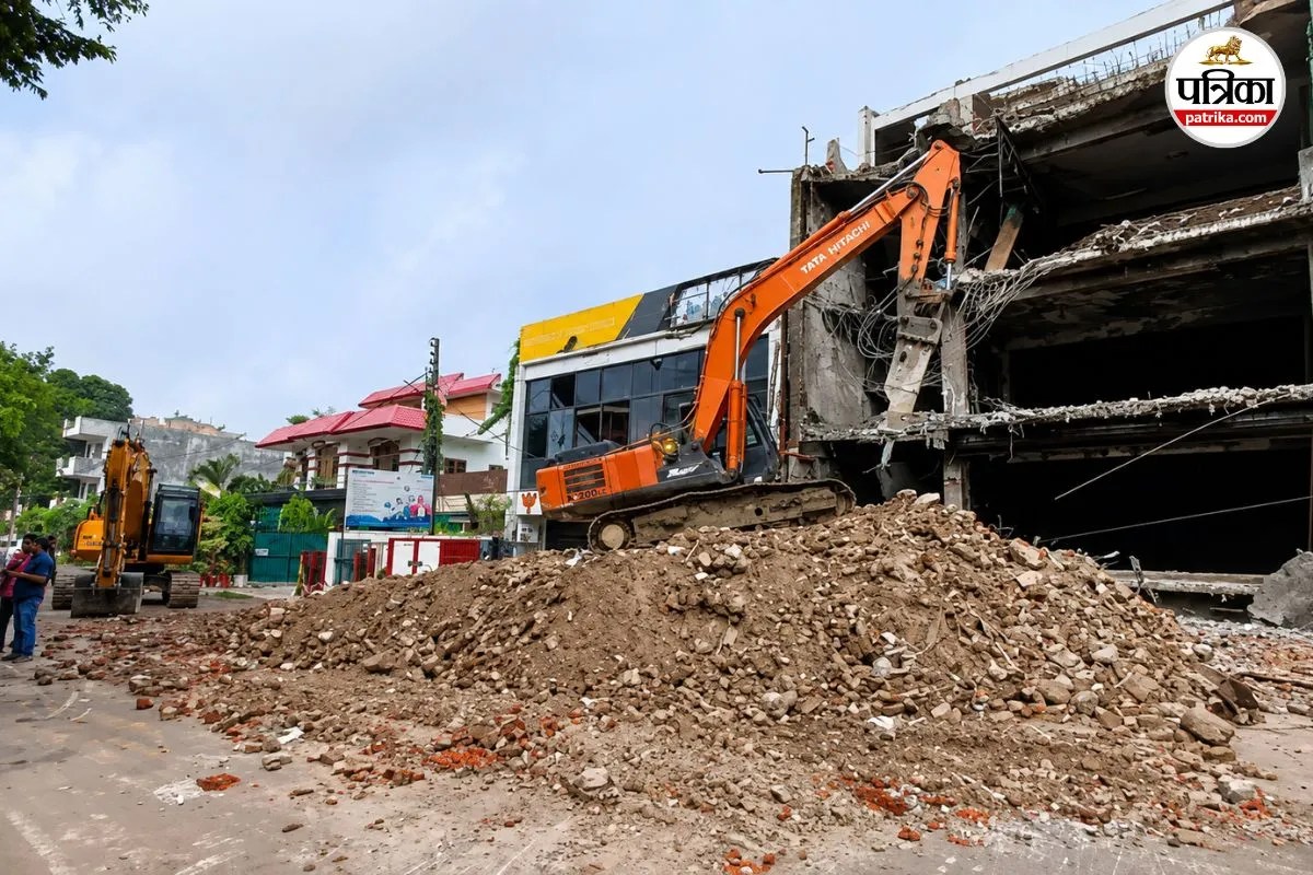 Lucknow illegal construction LDA demolition action Lucknow demolition drive