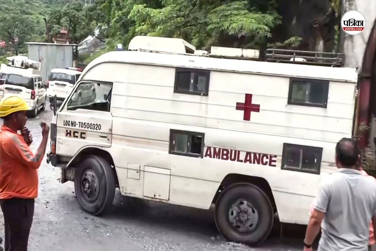 Pregnant woman carried on stretcher