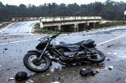 Road accident: रोड एक्सीडेंट में कल्याण की मौत (Photo Source: AI Image)
