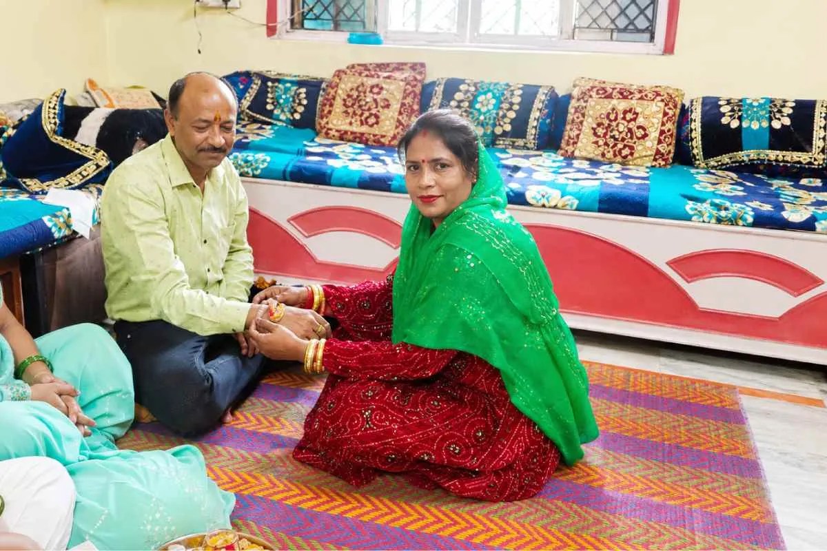 प्रतिभा ने संभाली जिम्मेदारी, भाई के साथ प्रतिभा (Photo Source - Patrika)