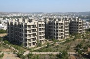 Residential Project: आवासीय प्रोजेक्ट, संकट में 2 लाख लोग (Photo Source - AI)