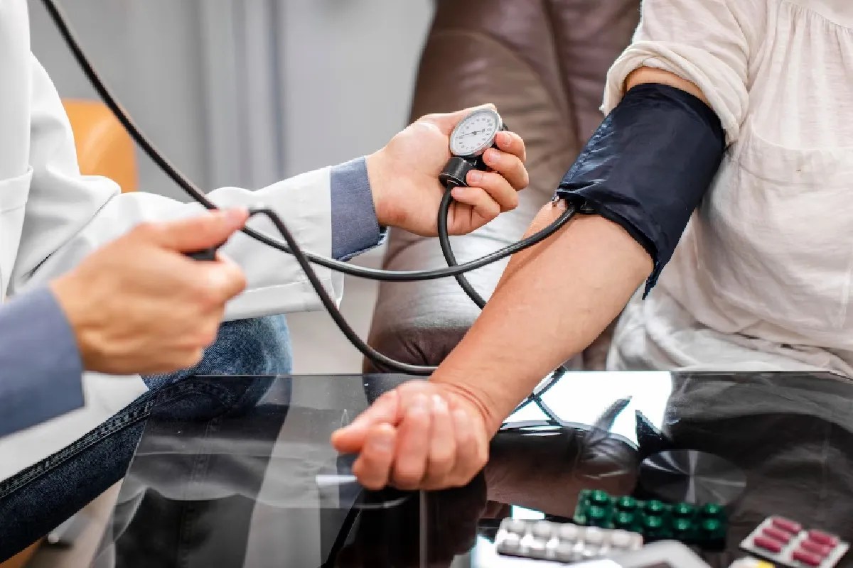 High blood pressure: हाई ब्लड प्रेशर पर हुआ रिसर्च (Photo Source - freepik)