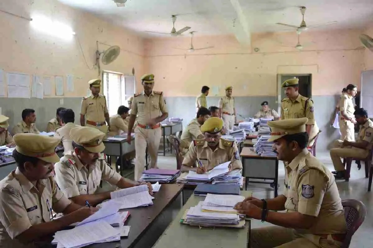 Fraud of 35 lakh: 35 लाख रुपए की ठगी (Photo Source: AI Image)