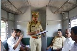 Indian railway: आरक्षित डिब्बे में प्रवेश पर बढ़ा जुर्माना (Photo Source: AI Image)