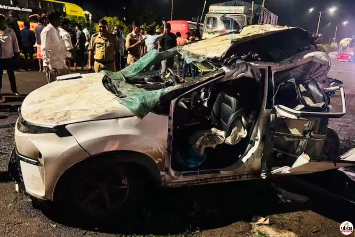 Pune Bengaluru Highway Car Accident