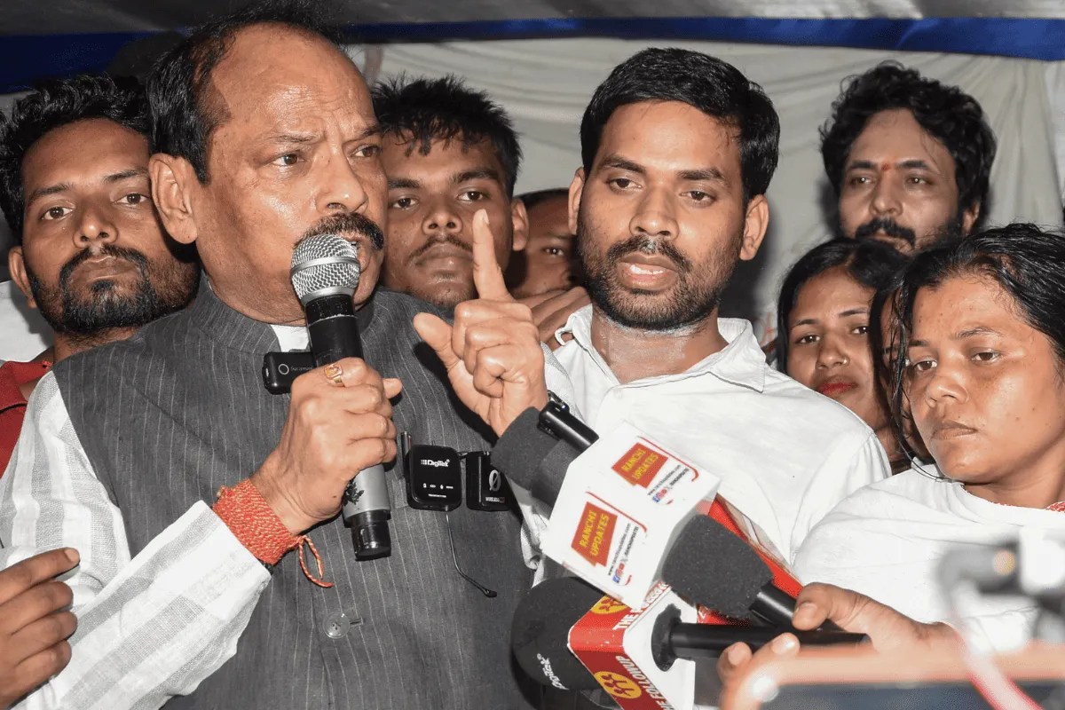 Raghubar Das, Jharkhand, Ranchi, Student Protest, Birsa Munda Memorial, Hunger Strike Ultimatum,