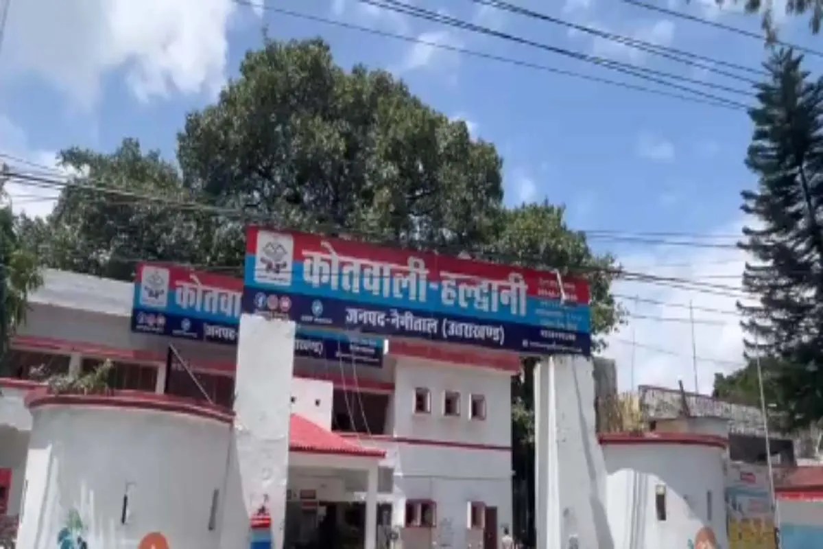 haldwani robbery fake sog team 8 lakh cash gold mobile loot