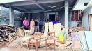 ग्राम अंगारी में वन विभाग ने मुखबिर की सूचना पर बड़ी कार्रवाई करते हुए सरपंच पति अश्वनी डड़सेना के घर से सागौन लकड़ी और फर्नीचर का जखीरा जब्त किया है। जब्त लकड़ी की अनुमानित कीमत लगभग 9 लाख रुपए आंकी गई है।