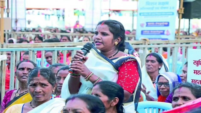 डौंडीलोहारा की जूही सोनी सिलाई व ब्यूटीपार्लर चलाकर 6से 7 हज़ार में रुपए प्रति माह में अर्जित करती है। इसके अलावा 5 अन्य महिलाओं ने अपने काम व आय के बारे में जानकारी दी।
