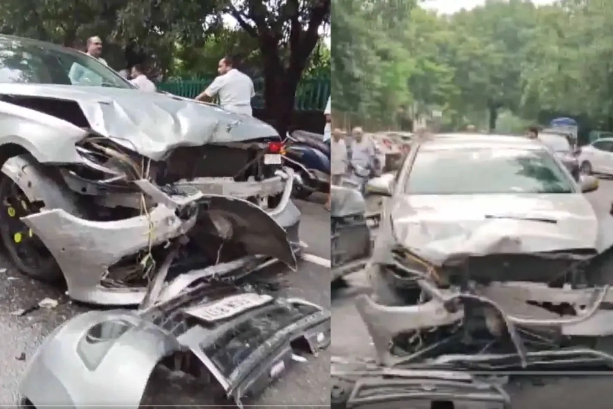Speeding Mercedes Hits WagonR Narela