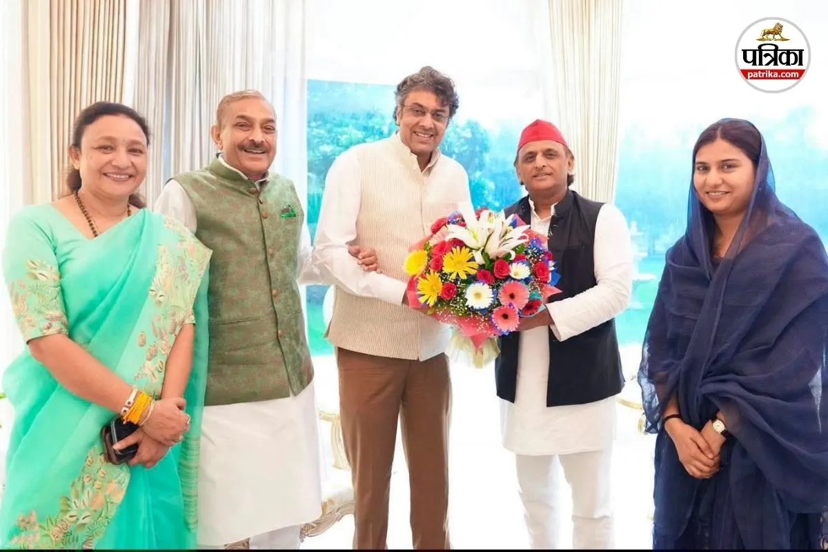 Akhilesh Yadav Pramod Tiwari SP Congress Alliance