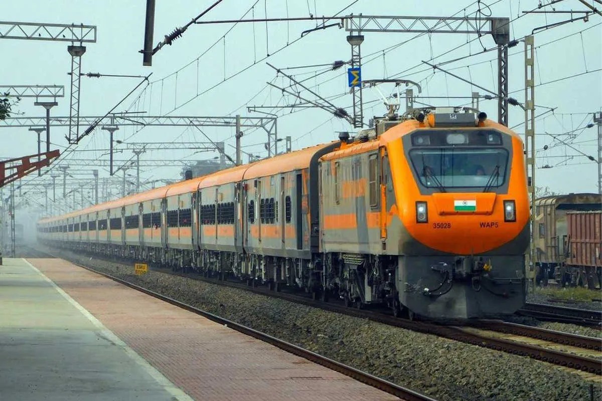 Udhna Prayagraj Amrit Bharat Express