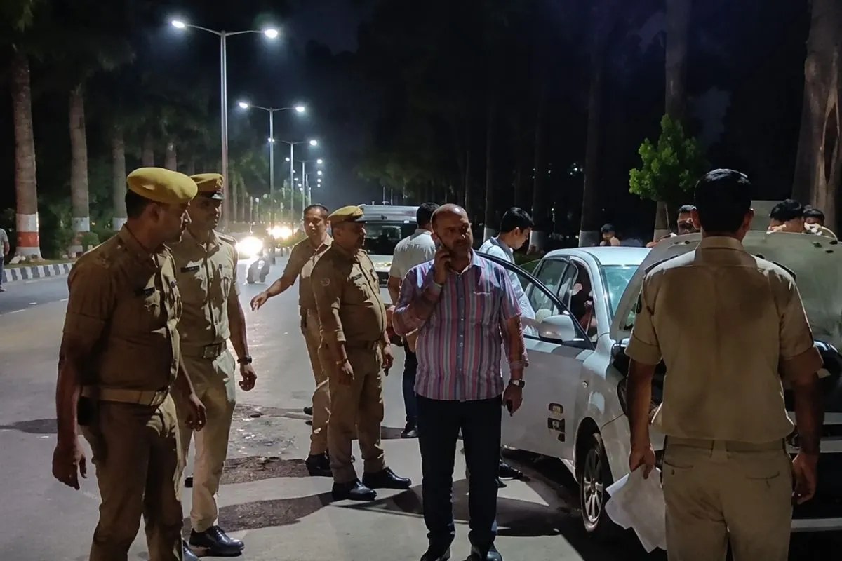 amu campus youth woman aligarh police case