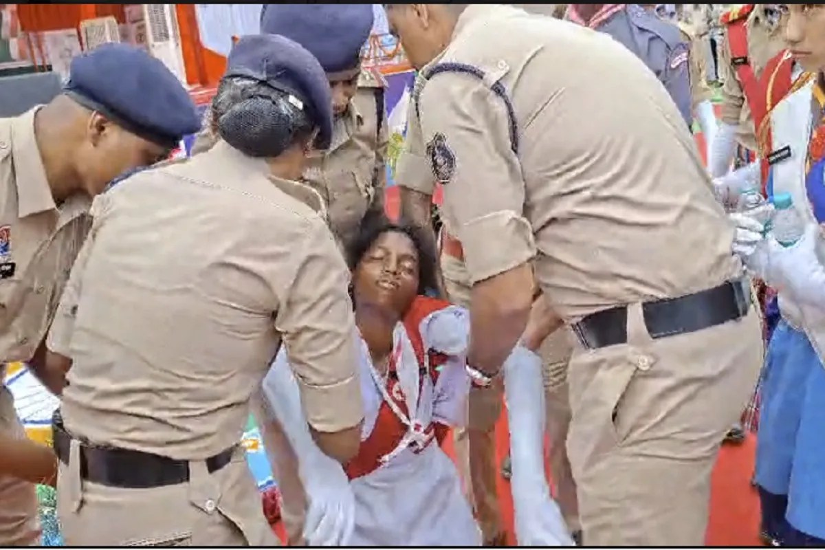 Student faints in School ground