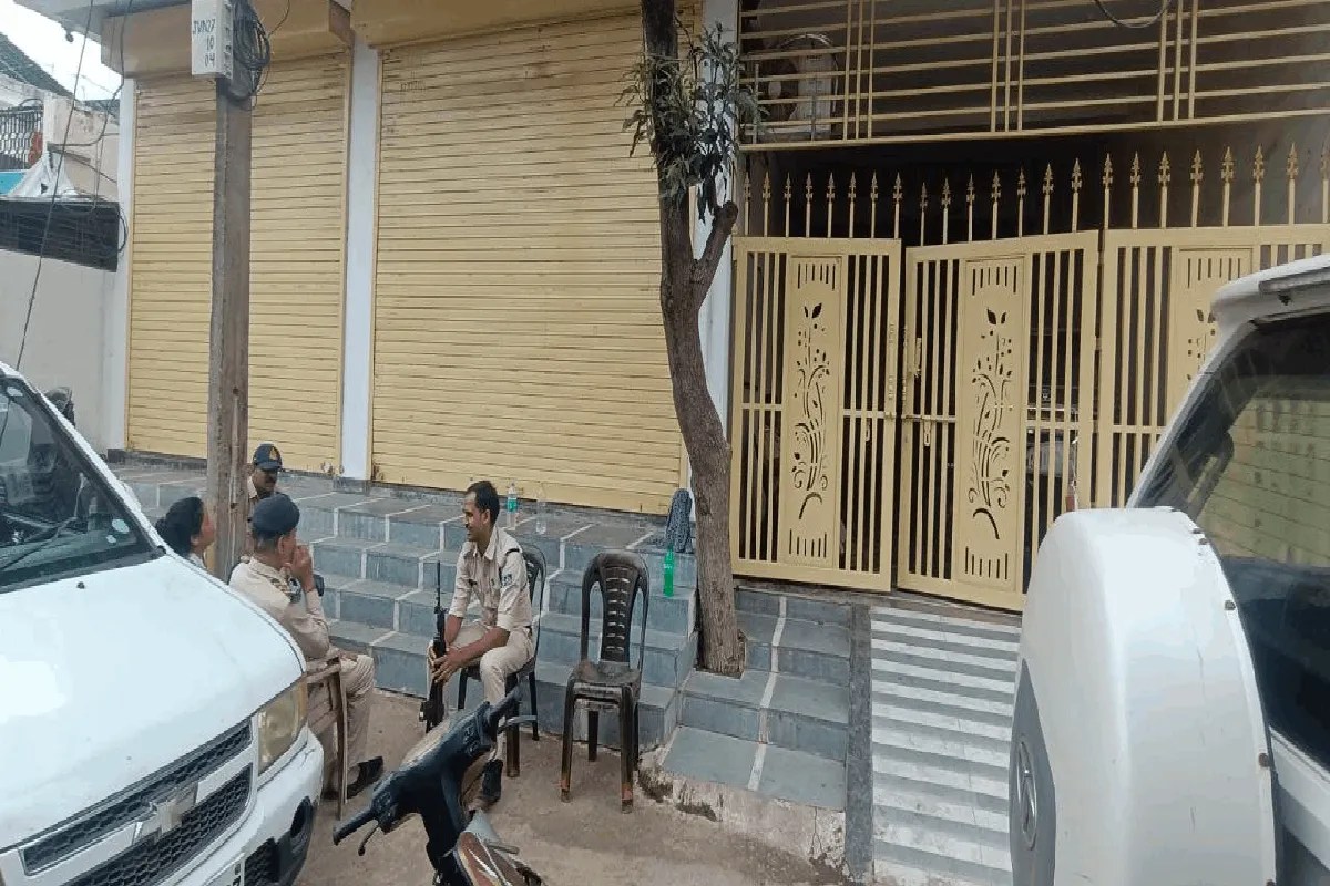 eow raid on pwd clerk in jabalpur