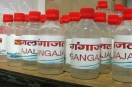 कभी सावन का महीना आते ही या महाशिवरात्रि से कुछ दिन पहले ही डाकघरों के बाहर गंगाजल की बोतल के लिए लाइन लगती थी। अब तस्वीर बदल गई है। ग्वालियर के डाकघरों में गंगाजल बारहमासी आस्था का प्रतीक बन गया है। पूजा-पाठ हो, गृह प्रवेश हो या किसी अपने को दिया जाने वाला पवित्र उपहार, लोग सीधे डाकघर का रुख कर रहे हैं।