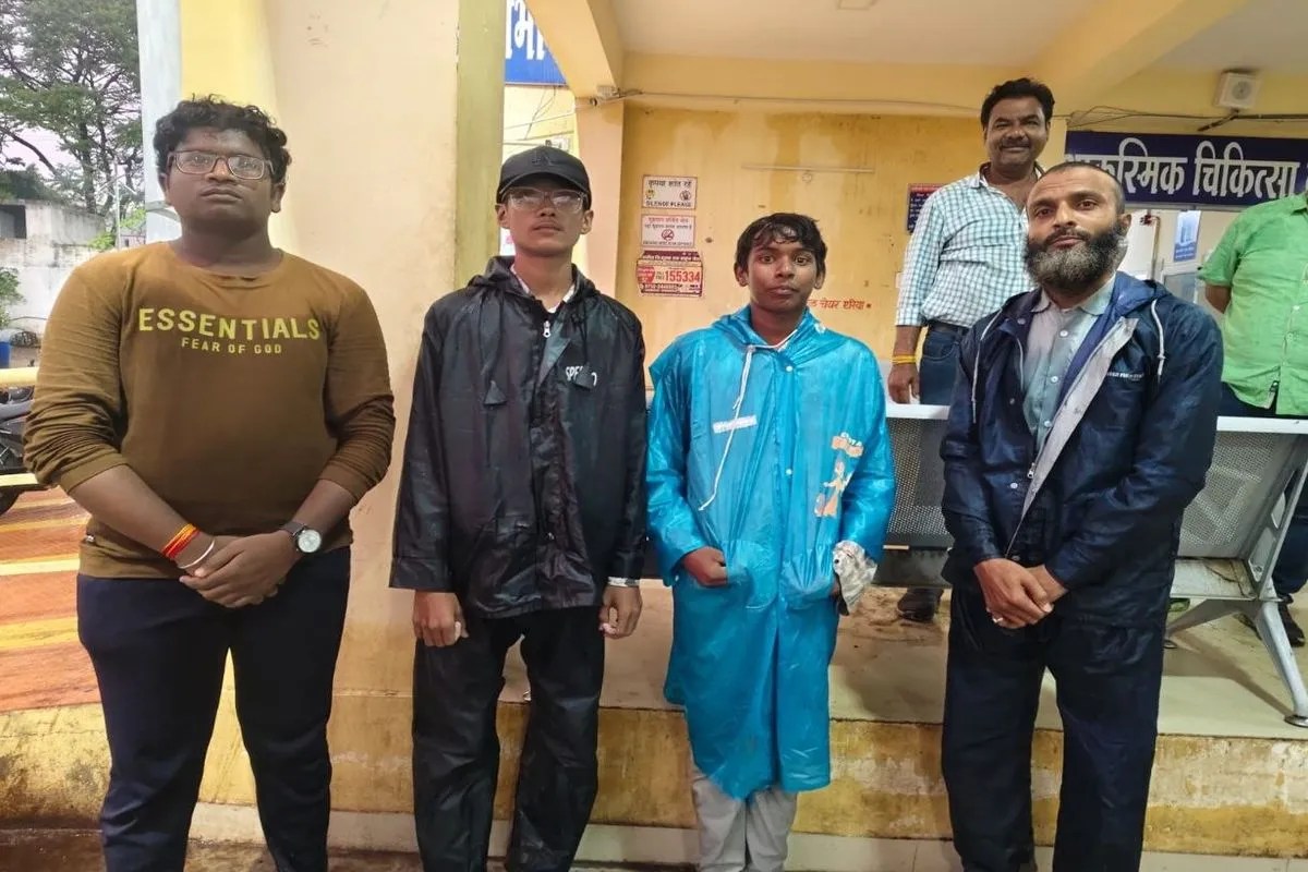 रेस्क्यू किए गए हुजैफा, मयंक , अली अजगर और आयुष