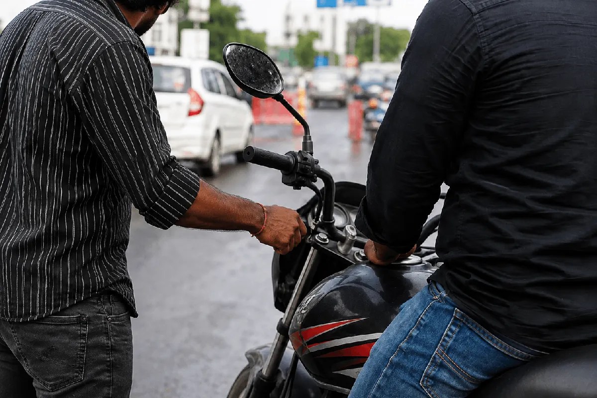extortion liquor money shopkeeper youth assault indore crime news