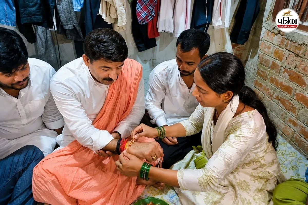 manoj tiwari with bharat tiwari family