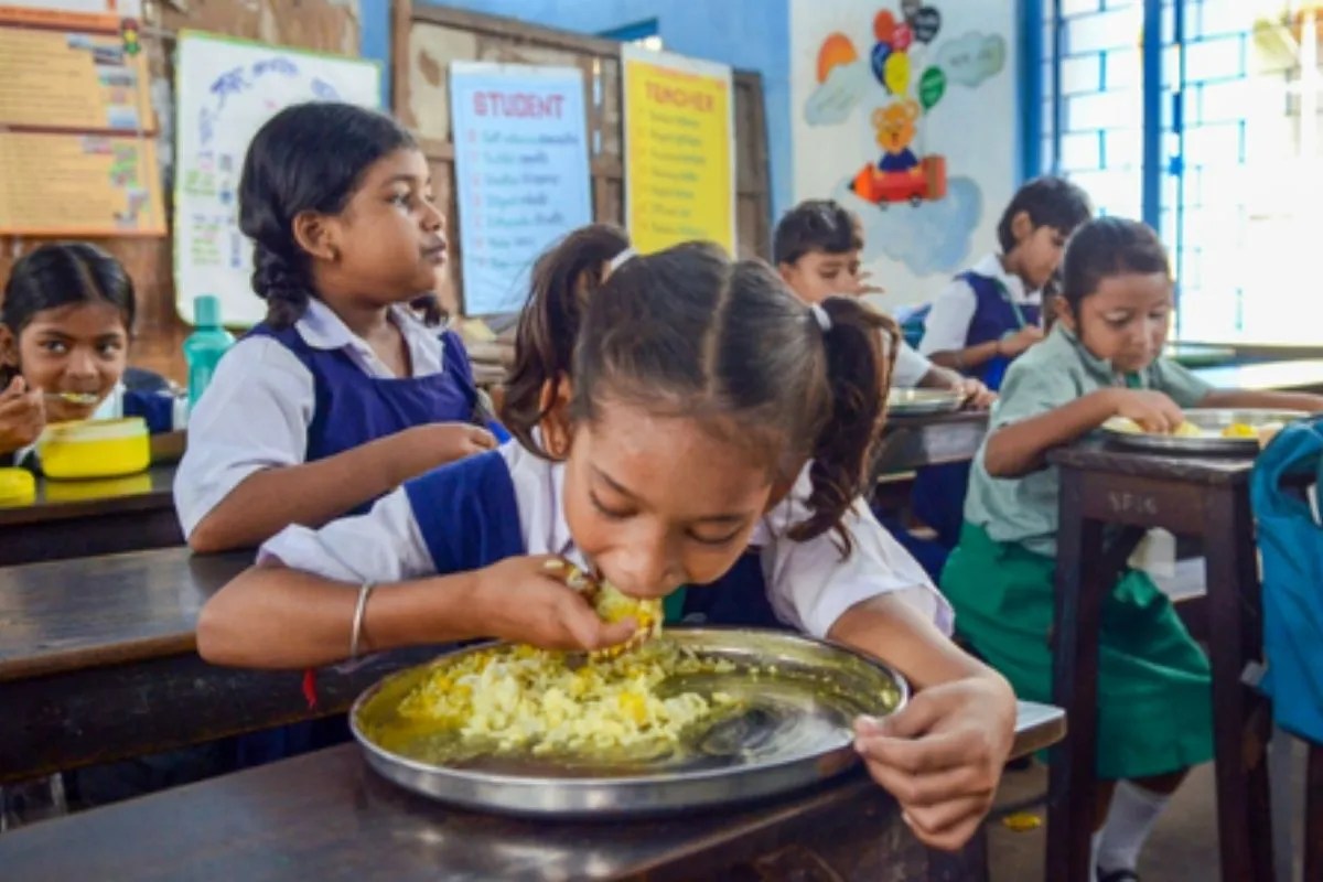 ballia mid day meal scam 14 lakh payment