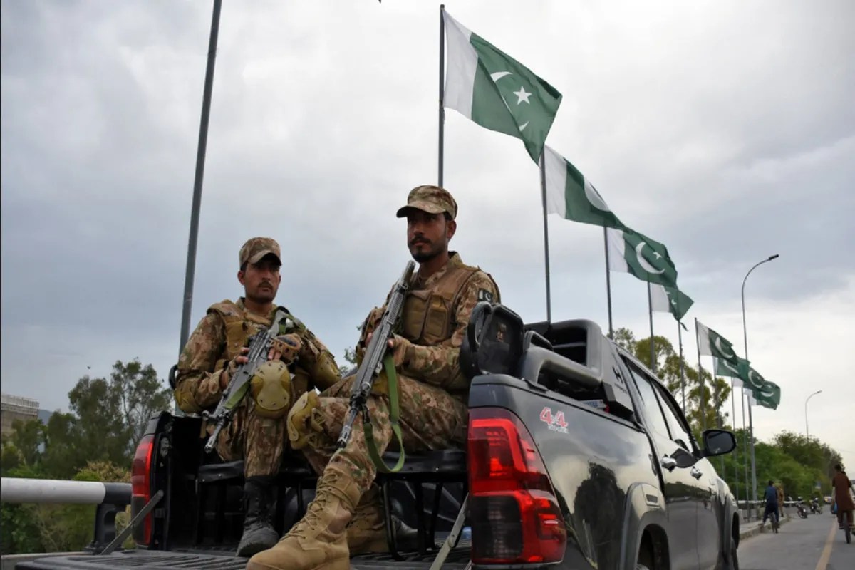 Pakistan soldiers