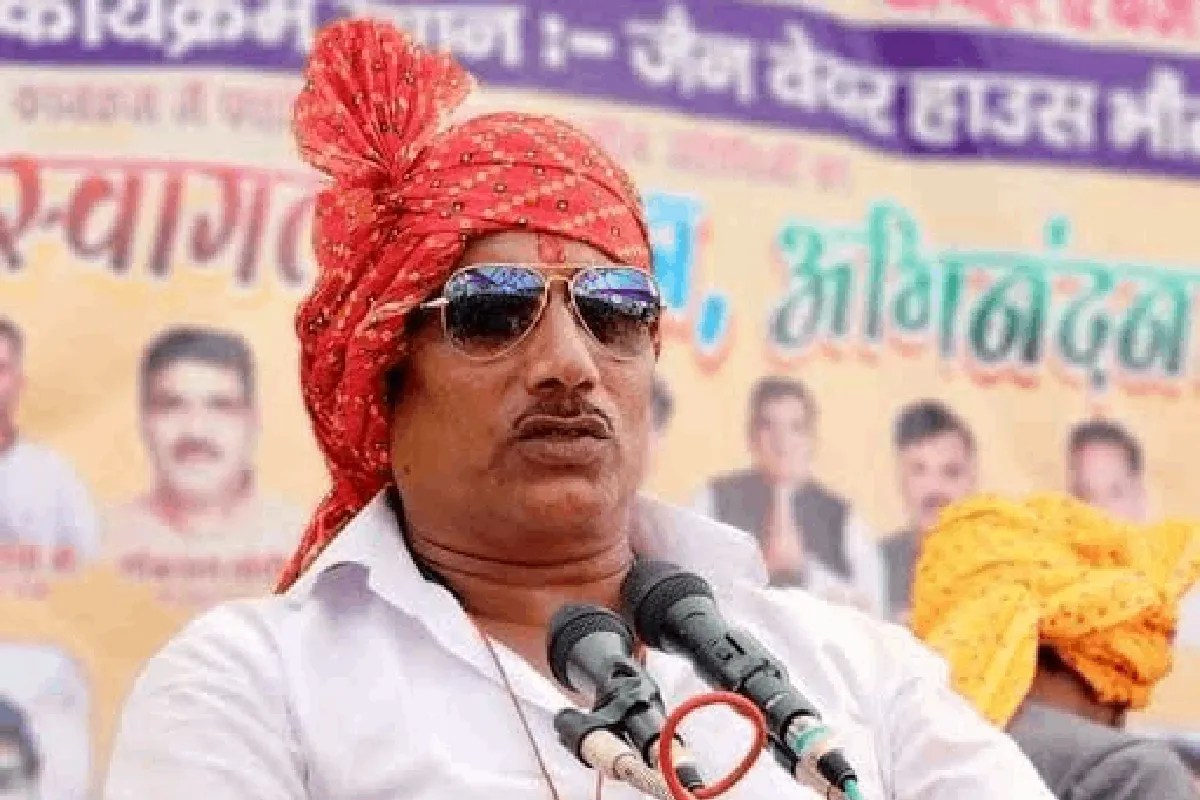 bjp mla preetam lodhi controversial statement women honey trap