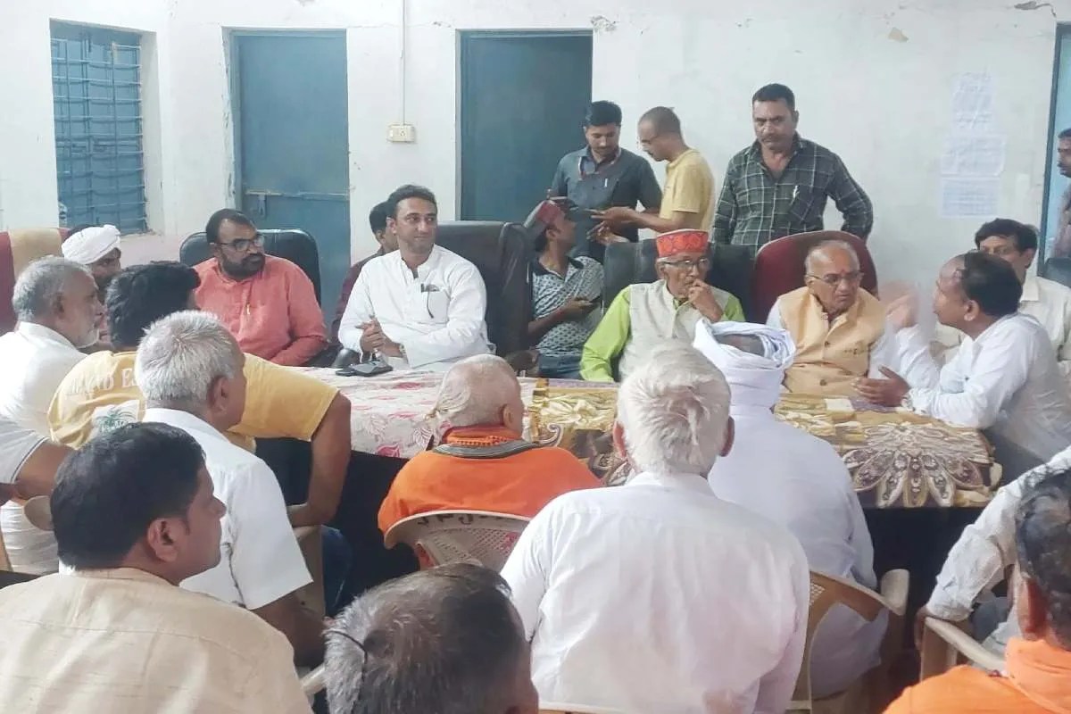 rewa bjp mla divyaraj singh protest