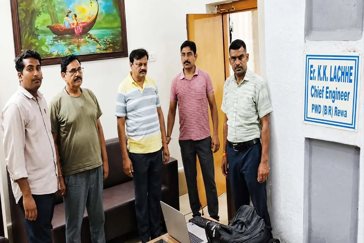 rewa lokayukta action