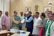 rjd leaders at lok bhawan
