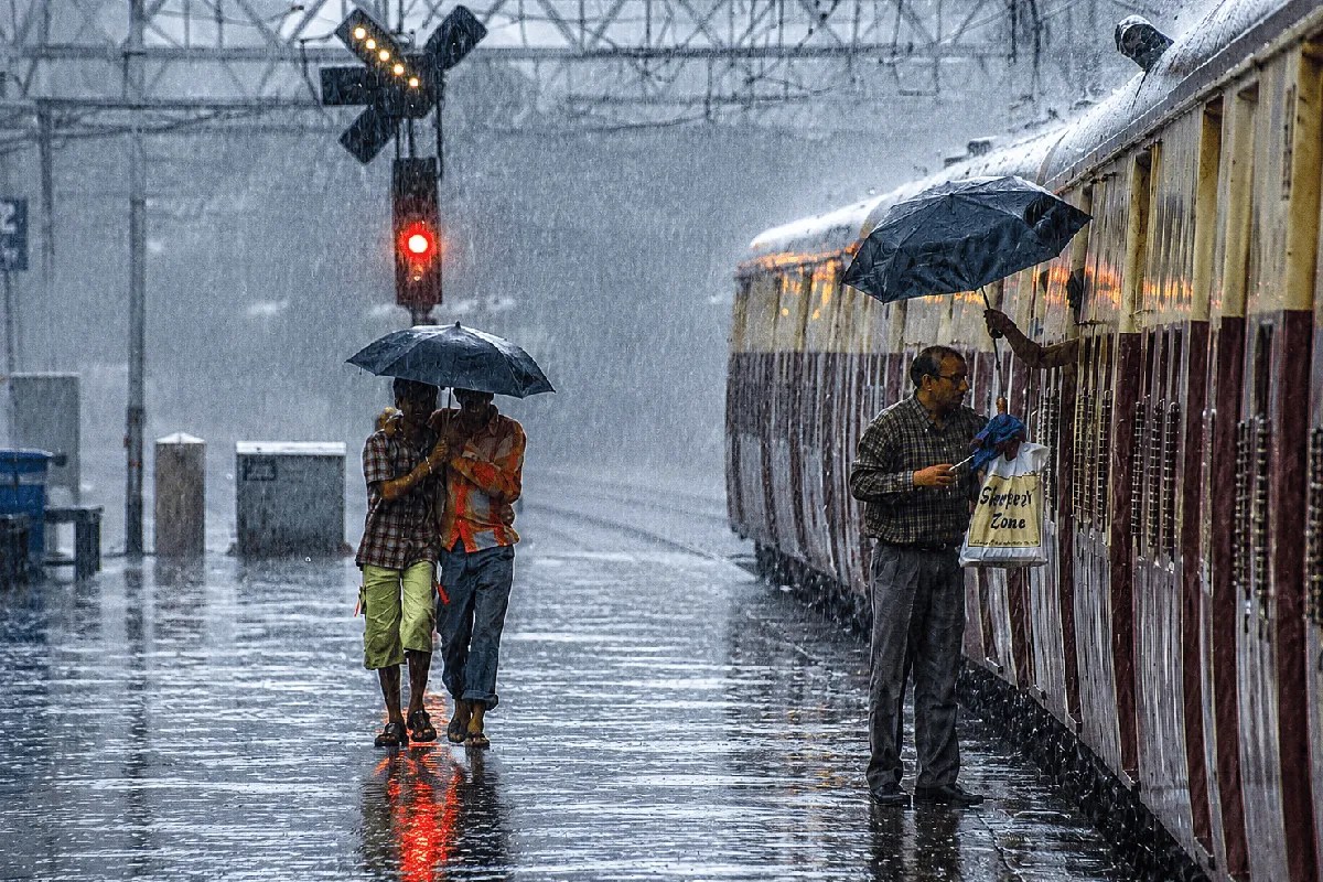 indian railways rainwater leakage testing gadget monsoon train travel