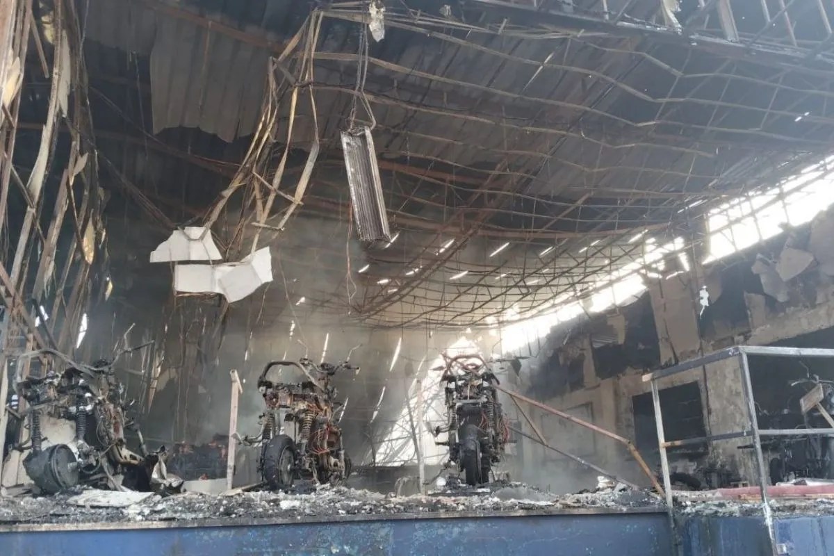 sikar fire blaze in 2 ev showrooms 