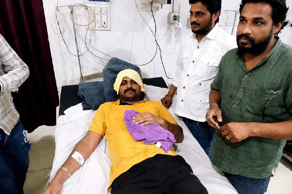 tiranga yatra bee attack loud dj dozen injured