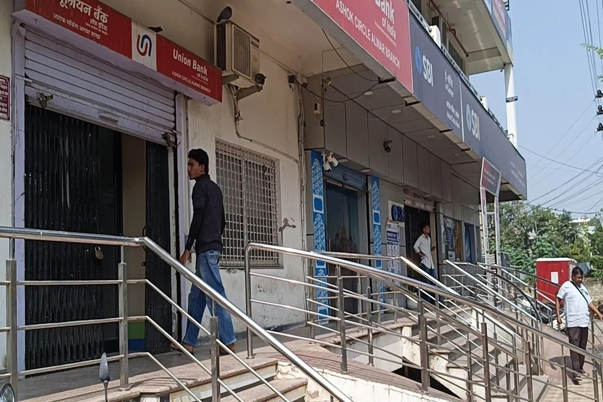 bank strike 5 day work week