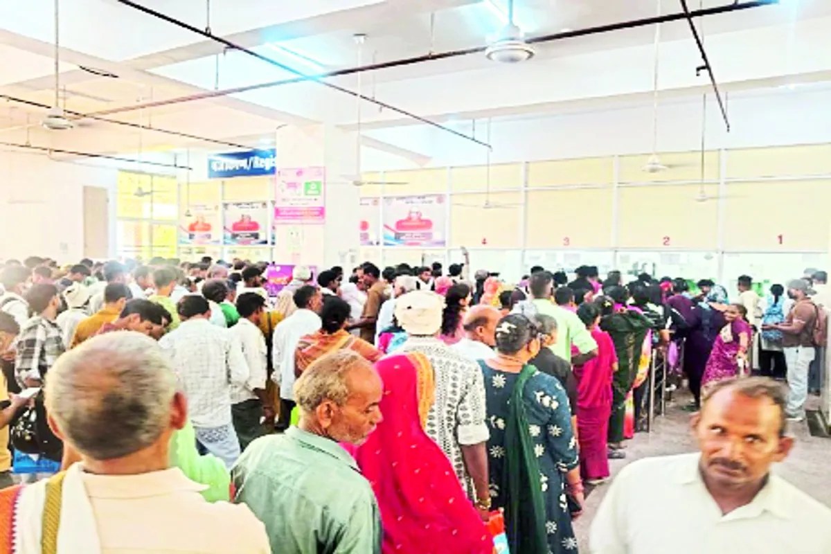 सरकारी अस्पतालों के दरवाजे खुले, वहां मरीजों का ऐसा सैलाब उमड़ा